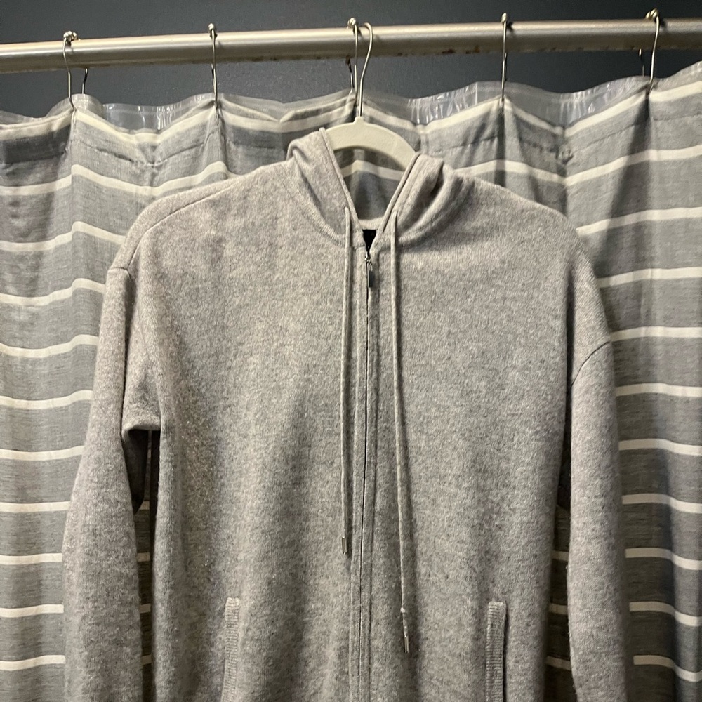 Luxury Cashmere gently worn Gray Zip-Up Hoodie 24 inches length 20 inches width